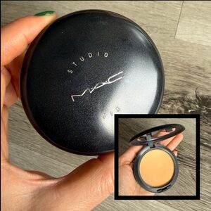 MAC Studio Fix Compact Pressed Powder in Tan Shade